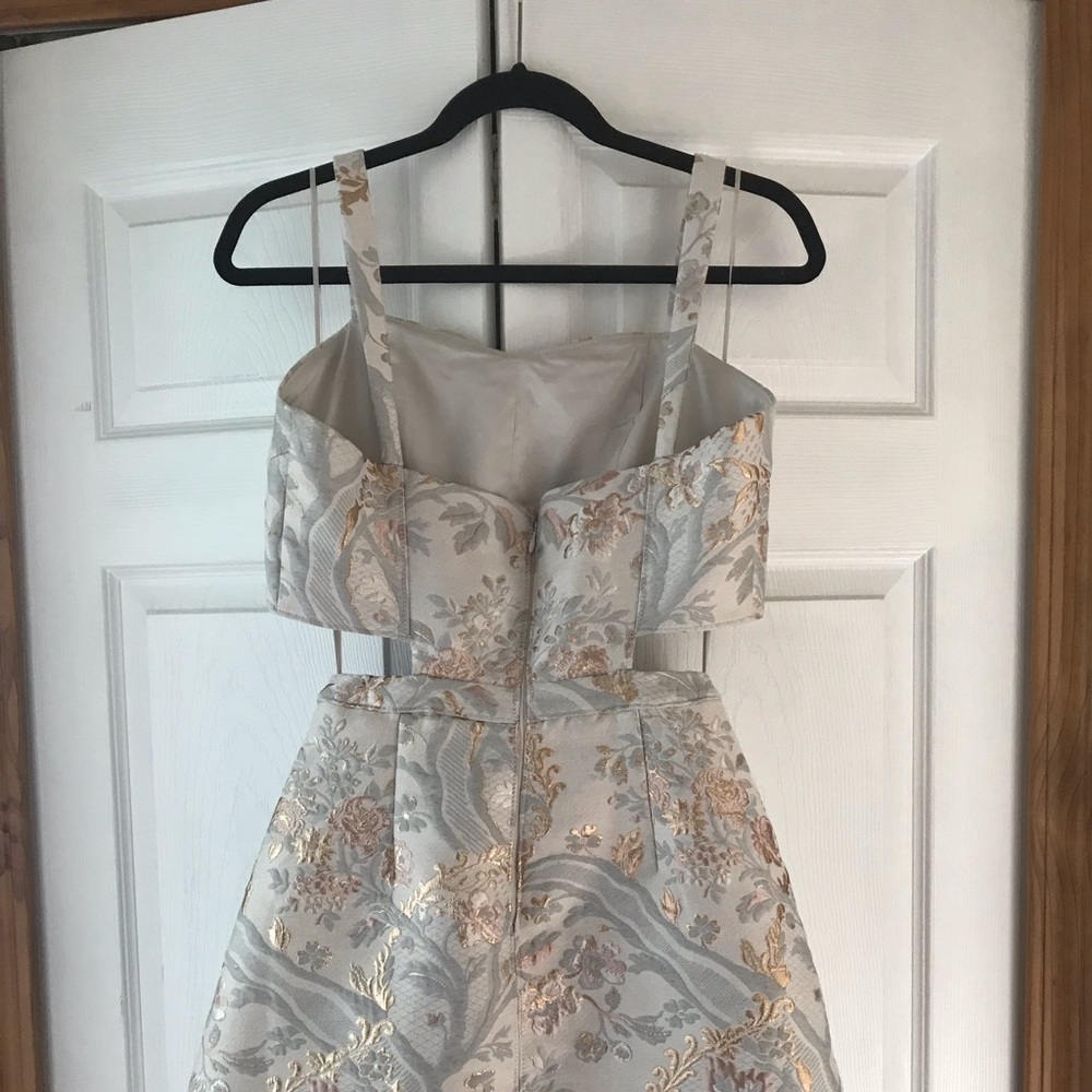 Formal Dress - Picture 3 of 7